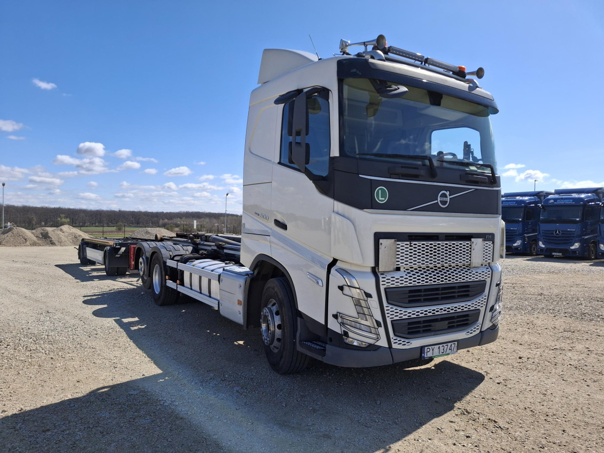 VOLVO FH HAKOWIEC - Abrollkipper: das Bild 1 VOLVO FH HAKOWIEC - Abrollkipper: das Bild 1