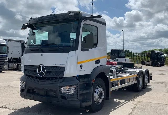 Mercedes-Benz Actros 2543 L Hakowiec - Abrollkipper: das Bild 1 Mercedes-Benz Actros 2543 L Hakowiec - Abrollkipper: das Bild 1