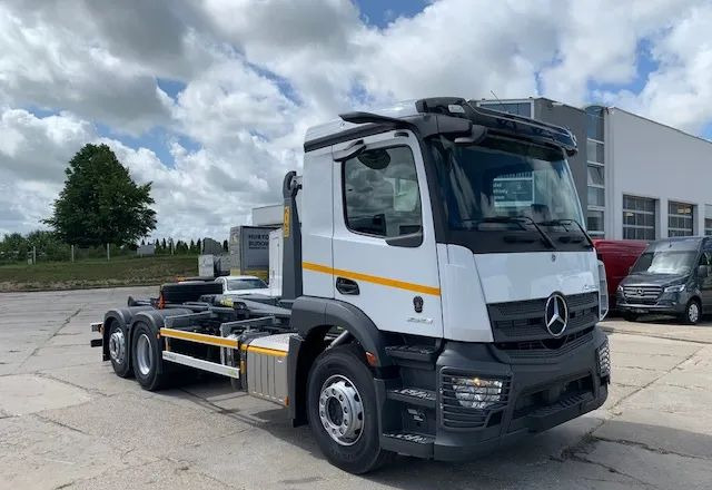 Mercedes-Benz Actros 2543 L Hakowiec - Abrollkipper: das Bild 2 Mercedes-Benz Actros 2543 L Hakowiec - Abrollkipper: das Bild 2