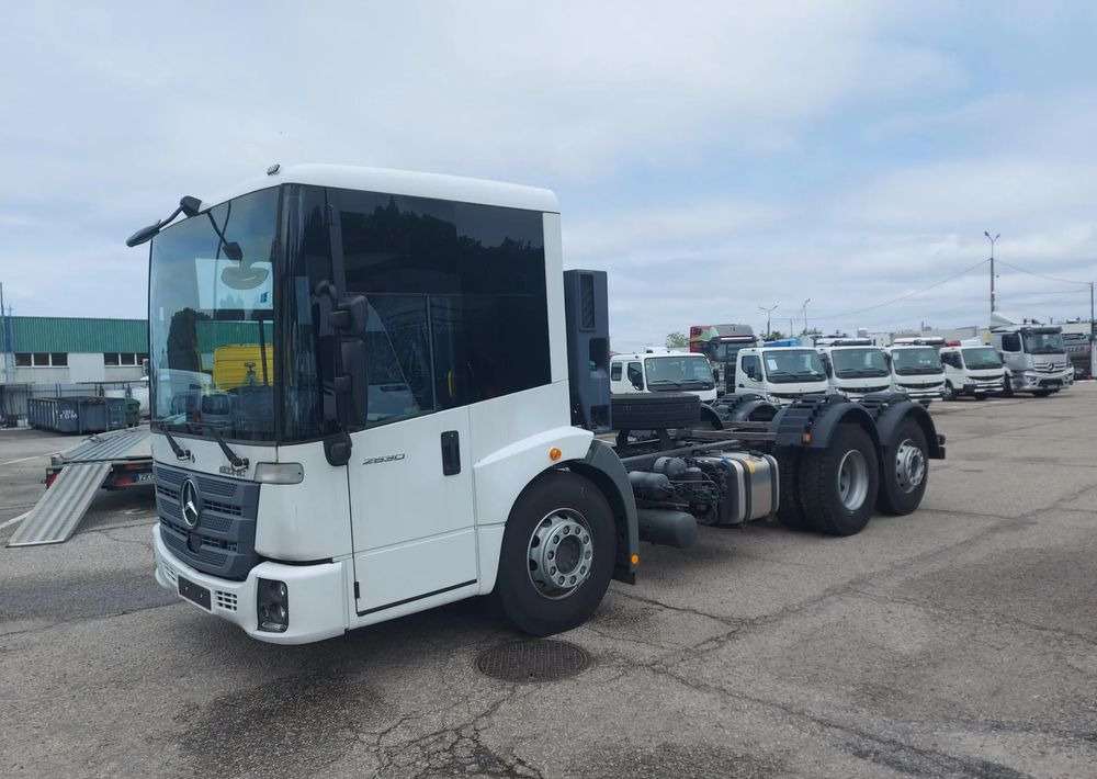 Mercedes-Benz Econic 2630 L ENA - Fahrgestell LKW: das Bild 1 Mercedes-Benz Econic 2630 L ENA - Fahrgestell LKW: das Bild 1