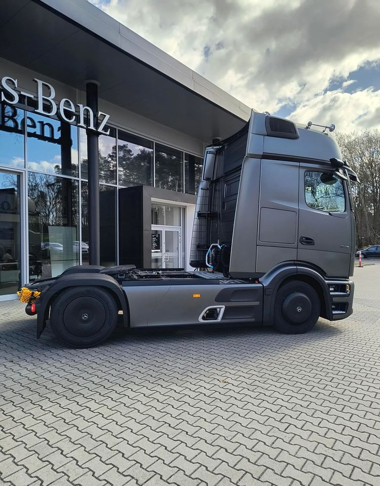 Mercedes-Benz Actros 1848 LS - Sattelzugmaschine: das Bild 4 Mercedes-Benz Actros 1848 LS - Sattelzugmaschine: das Bild 4