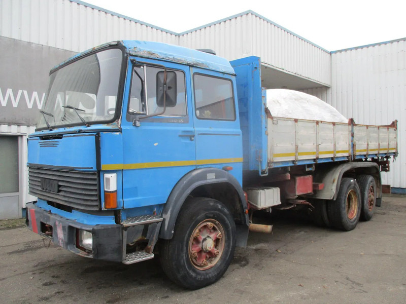 Iveco 190-30 , Manual , V8 , 3 way tipper , Spring suspension , 6x2 - Kipper: das Bild 1 Iveco 190-30 , Manual , V8 , 3 way tipper , Spring suspension , 6x2 - Kipper: das Bild 1