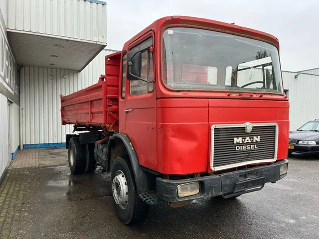 MAN 19 280 , Eaton Manual , 3 way tipper , Spring suspension - Kipper: das Bild 4 MAN 19 280 , Eaton Manual , 3 way tipper , Spring suspension - Kipper: das Bild 4