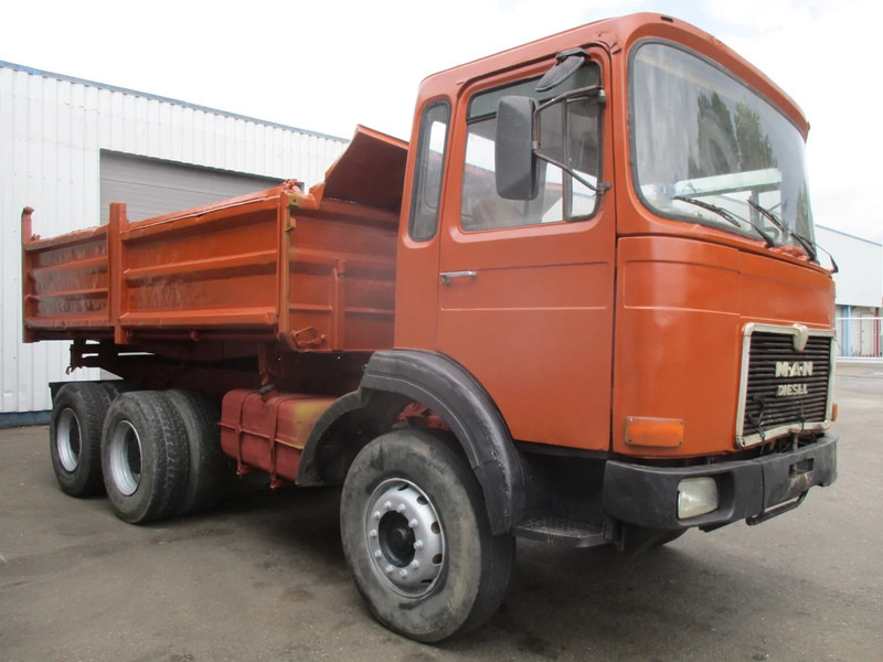 MAN 26.321 6x4 , 3 way tipper , ZF Manual , Spring suspension - Kipper: das Bild 4 MAN 26.321 6x4 , 3 way tipper , ZF Manual , Spring suspension - Kipper: das Bild 4