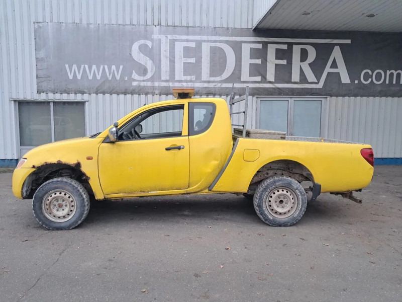 Mitsubishi L200 , 4x4 , 2.5 Di-D , NOT RUNNING !!!, FOR PARTS !!!! - PKW: das Bild 2 Mitsubishi L200 , 4x4 , 2.5 Di-D , NOT RUNNING !!!, FOR PARTS !!!! - PKW: das Bild 2