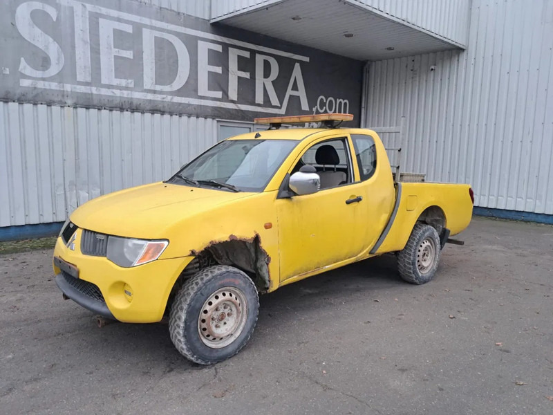 Mitsubishi L200 , 4x4 , 2.5 Di-D , NOT RUNNING !!!, FOR PARTS !!!! - PKW: das Bild 1 Mitsubishi L200 , 4x4 , 2.5 Di-D , NOT RUNNING !!!, FOR PARTS !!!! - PKW: das Bild 1