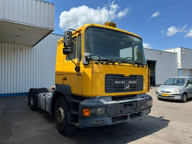 MAN 19.364 F2000 , Belgium Truck , ZF Manual , Euro 2 - Sattelzugmaschine: das Bild 4 MAN 19.364 F2000 , Belgium Truck , ZF Manual , Euro 2 - Sattelzugmaschine: das Bild 4