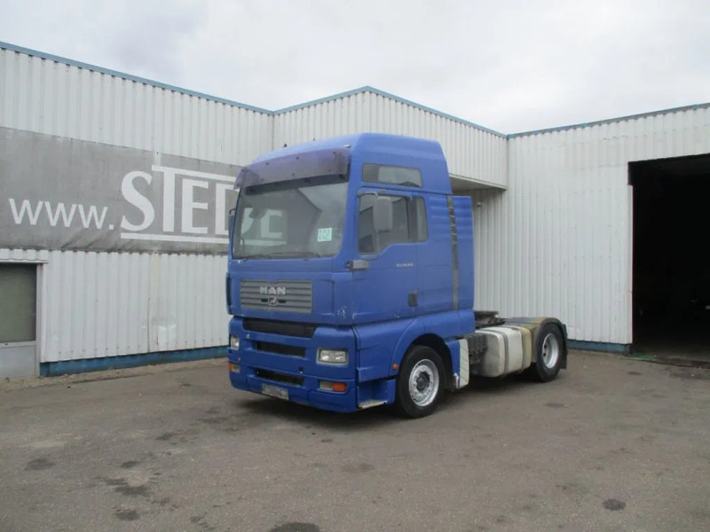 MAN TGA , FOR PARTS ONLY , NO ENGINE AND GEARBOX - Sattelzugmaschine: das Bild 1 MAN TGA , FOR PARTS ONLY , NO ENGINE AND GEARBOX - Sattelzugmaschine: das Bild 1