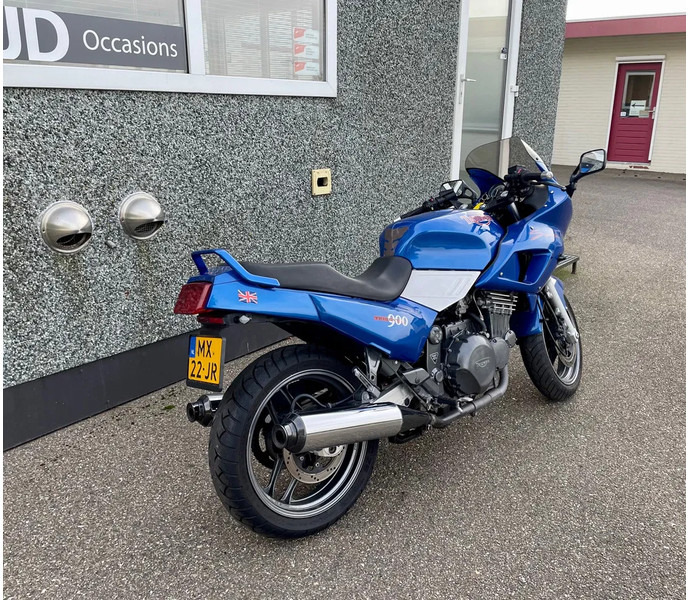 Triumph SPRINT 900 - Motorrad: das Bild 5 Triumph SPRINT 900 - Motorrad: das Bild 5