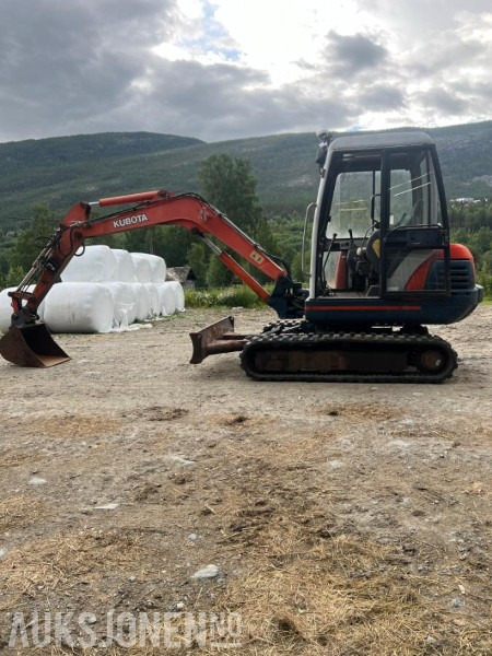 1997 Kubota KX 121-2 gravemaskin med 2 skuffer og klype - Bagger: das Bild 2 1997 Kubota KX 121-2 gravemaskin med 2 skuffer og klype - Bagger: das Bild 2