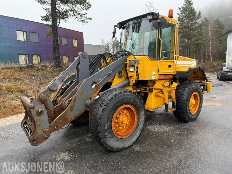 1997 Volvo L70C Hjullaster - Hydraulisk HK-Feste - 3 og 4 funksjon - Radlader: das Bild 2 1997 Volvo L70C Hjullaster - Hydraulisk HK-Feste - 3 og 4 funksjon - Radlader: das Bild 2