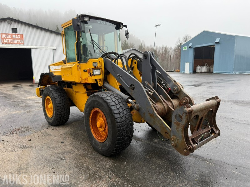 1997 Volvo L70C Hjullaster - Hydraulisk HK-Feste - 3 og 4 funksjon - Radlader: das Bild 4 1997 Volvo L70C Hjullaster - Hydraulisk HK-Feste - 3 og 4 funksjon - Radlader: das Bild 4