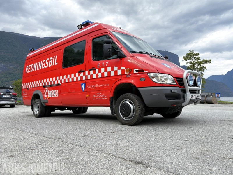 2005 Mercedes-Benz Sprinter 4-motion / 4X4 redningsbil - fullutstyrt - Feuerwehrfahrzeug: das Bild 2 2005 Mercedes-Benz Sprinter 4-motion / 4X4 redningsbil - fullutstyrt - Feuerwehrfahrzeug: das Bild 2