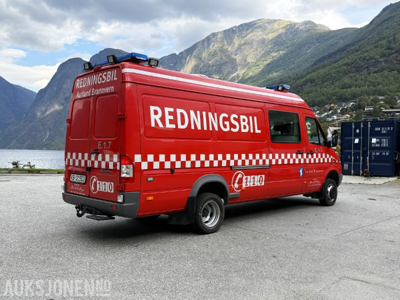 2005 Mercedes-Benz Sprinter 4-motion / 4X4 redningsbil - fullutstyrt - Feuerwehrfahrzeug: das Bild 3 2005 Mercedes-Benz Sprinter 4-motion / 4X4 redningsbil - fullutstyrt - Feuerwehrfahrzeug: das Bild 3