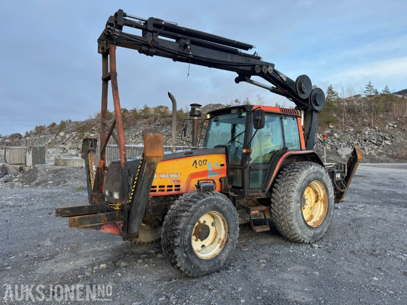 2005 Valmet 8100 Krantraktor - Hiab 099-4XS HiDuo med fjernstyring - Traktor: das Bild 1 2005 Valmet 8100 Krantraktor - Hiab 099-4XS HiDuo med fjernstyring - Traktor: das Bild 1