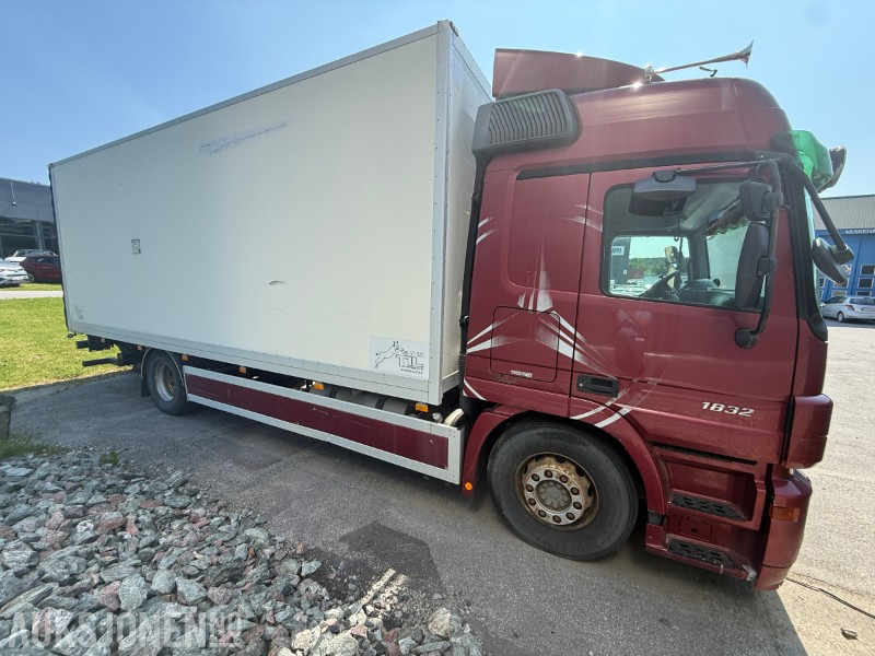 2007 Mercedes-Benz Actros 1832L/54 4X2 M - Skapbil m/Løftelem - Koffer LKW: das Bild 2 2007 Mercedes-Benz Actros 1832L/54 4X2 M - Skapbil m/Løftelem - Koffer LKW: das Bild 2