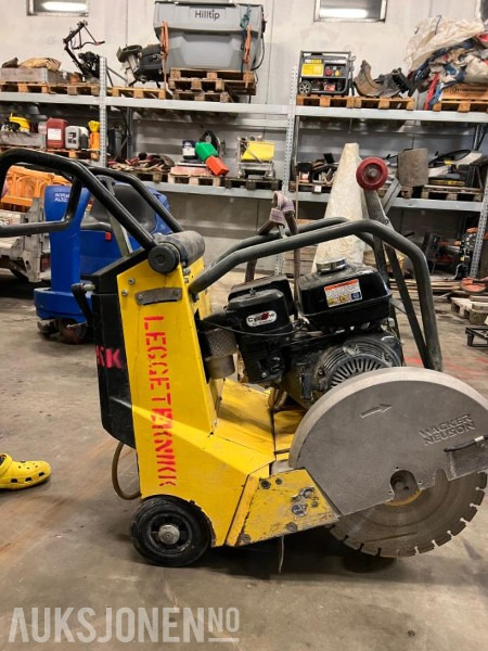 2009 Wacker Neuson BFS 1350AL - Asfalt og betongsag. - Baugeräte: das Bild 2 2009 Wacker Neuson BFS 1350AL - Asfalt og betongsag. - Baugeräte: das Bild 2