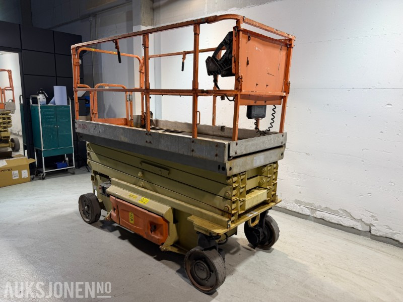 2011 JLG 3246ES Sakselift 11,68 m – 315 timer - Arbeitsbühne: das Bild 2 2011 JLG 3246ES Sakselift 11,68 m – 315 timer - Arbeitsbühne: das Bild 2