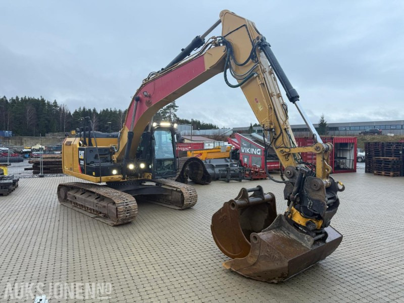 2014 Cat 323E BELTEGRAVER SERVICEAVTALE ENGCON TILTROTATOR MASKINSTYRING SENTRALSMØRING. - Kettenbagger: das Bild 2 2014 Cat 323E BELTEGRAVER SERVICEAVTALE ENGCON TILTROTATOR MASKINSTYRING SENTRALSMØRING. - Kettenbagger: das Bild 2