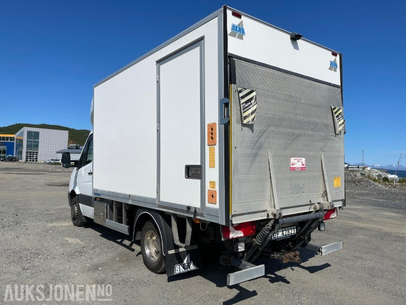 2014 Mercedes-Benz 516 Bluetec Sprinter Automat, kun 157716 km, SKAB påbygg, og 750 kg Zepro bakløft - Koffer LKW: das Bild 4 2014 Mercedes-Benz 516 Bluetec Sprinter Automat, kun 157716 km, SKAB påbygg, og 750 kg Zepro bakløft - Koffer LKW: das Bild 4