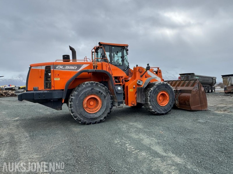 Radlader 2015 Doosan DL550-5 Hjullaster - Nye dekk - Gjerstad 6000L - 7596T: das Bild 6