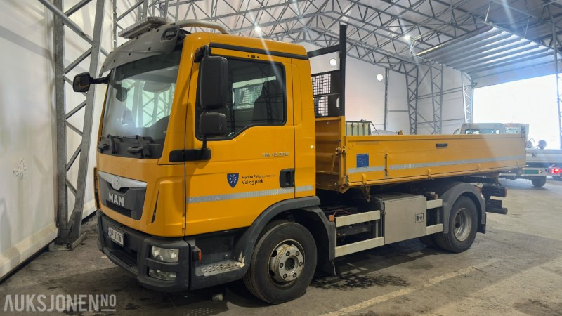 2016 MAN TGL 12.220 4X2 Lastebil med plan | 3-veis tipp | Kun 32 163 km | EU-godkjent til 02/2026 - Pritsche LKW: das Bild 1 2016 MAN TGL 12.220 4X2 Lastebil med plan | 3-veis tipp | Kun 32 163 km | EU-godkjent til 02/2026 - Pritsche LKW: das Bild 1