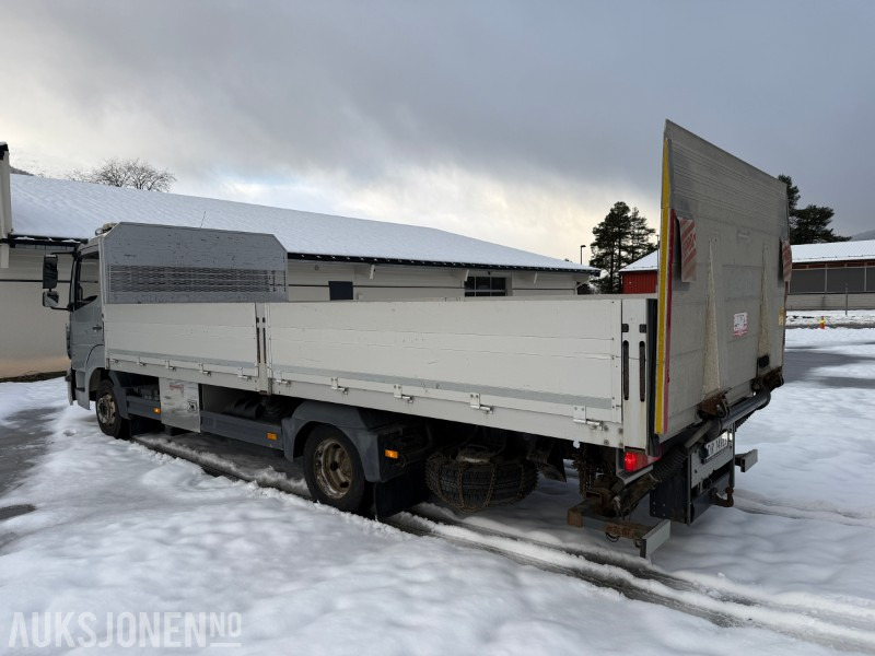 2016 Mercedes-Benz Atego 816 planbil med Zepro løftelem - C1 førarkort - Eu godkjent - Pritsche LKW: das Bild 3 2016 Mercedes-Benz Atego 816 planbil med Zepro løftelem - C1 førarkort - Eu godkjent - Pritsche LKW: das Bild 3