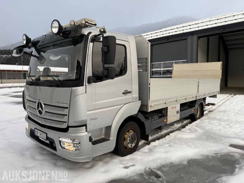 2016 Mercedes-Benz Atego 816 planbil med Zepro løftelem - C1 førarkort - Eu godkjent - Pritsche LKW: das Bild 1 2016 Mercedes-Benz Atego 816 planbil med Zepro løftelem - C1 førarkort - Eu godkjent - Pritsche LKW: das Bild 1