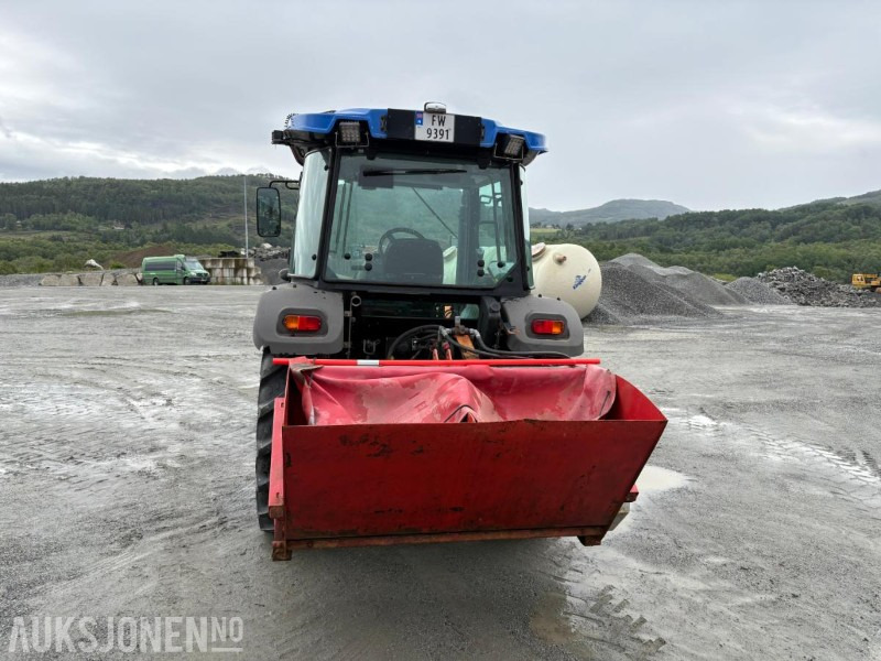 2020 Solis 50 med frontlaster,strøapparat og brøyteskjær - Traktor: das Bild 4 2020 Solis 50 med frontlaster,strøapparat og brøyteskjær - Traktor: das Bild 4