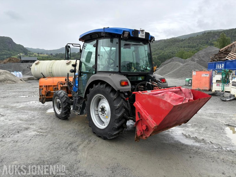 2020 Solis 50 med frontlaster,strøapparat og brøyteskjær - Traktor: das Bild 3 2020 Solis 50 med frontlaster,strøapparat og brøyteskjær - Traktor: das Bild 3