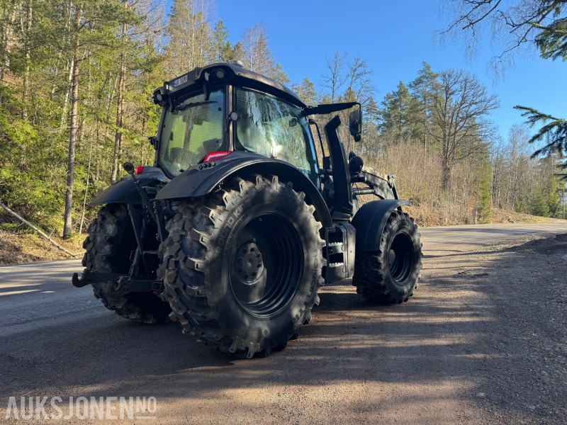 2021 Valtra N174 - Frontlaster - Traktor: das Bild 4 2021 Valtra N174 - Frontlaster - Traktor: das Bild 4