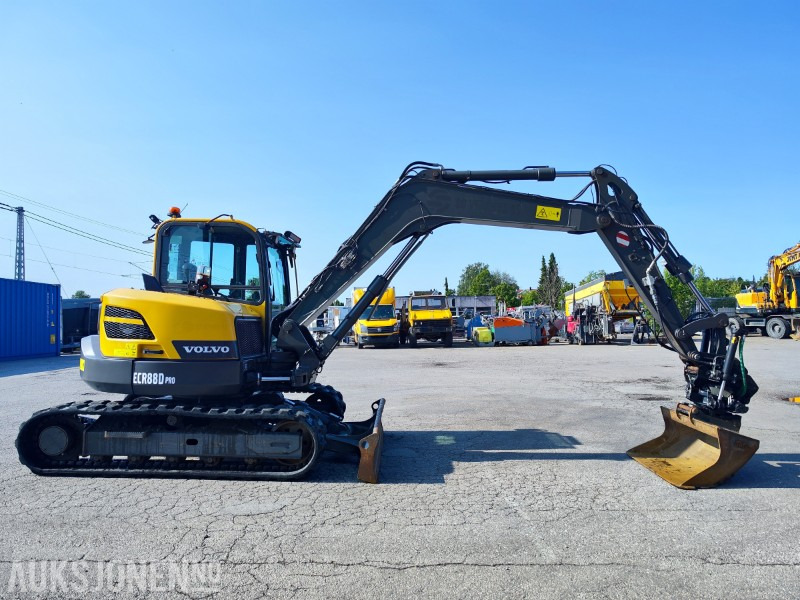 2022 Volvo ECR88D PRO – Kompakt 8-tonns gravemaskin med tiltrotator, klype og 3 skuffer - Bagger: das Bild 5 2022 Volvo ECR88D PRO – Kompakt 8-tonns gravemaskin med tiltrotator, klype og 3 skuffer - Bagger: das Bild 5