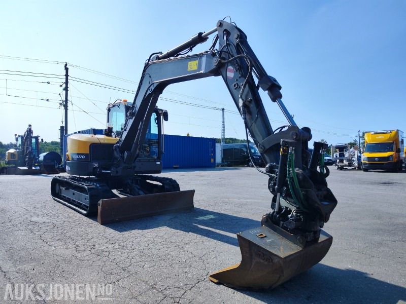 2022 Volvo ECR88D PRO – Kompakt 8-tonns gravemaskin med tiltrotator, klype og 3 skuffer - Bagger: das Bild 4 2022 Volvo ECR88D PRO – Kompakt 8-tonns gravemaskin med tiltrotator, klype og 3 skuffer - Bagger: das Bild 4