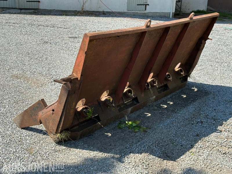 3meter Stubbebryter med 8 tenner - dyrkeskjær til doser - Baugeräte: das Bild 3 3meter Stubbebryter med 8 tenner - dyrkeskjær til doser - Baugeräte: das Bild 3