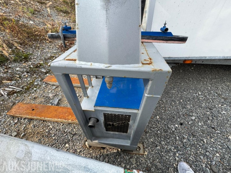 2014 Al-Vac 1600 Flex hydraulic vakuumløfter - Anbauteil für Baumaschine: das Bild 3 2014 Al-Vac 1600 Flex hydraulic vakuumløfter - Anbauteil für Baumaschine: das Bild 3