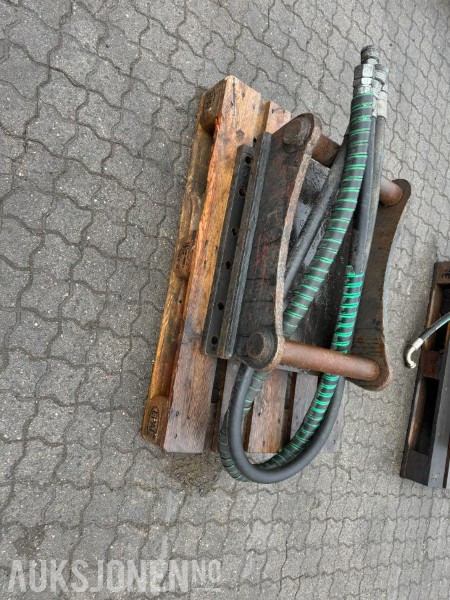 2014 S70 feste - Anbauteil für Baumaschine: das Bild 1 2014 S70 feste - Anbauteil für Baumaschine: das Bild 1