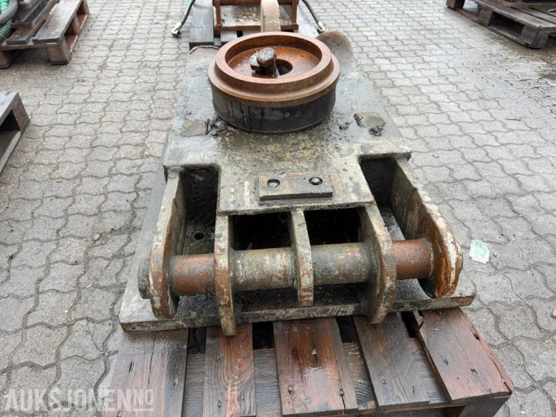 KM feste - Anbauteil für Baumaschine: das Bild 3 KM feste - Anbauteil für Baumaschine: das Bild 3