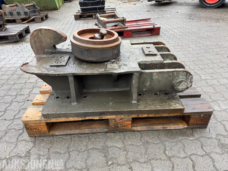 KM feste - Anbauteil für Baumaschine: das Bild 2 KM feste - Anbauteil für Baumaschine: das Bild 2