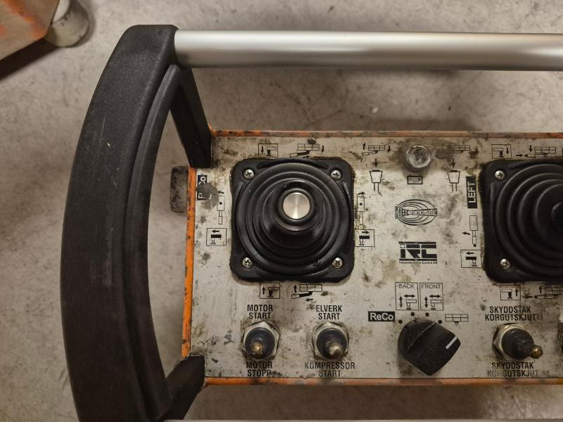 Anbauteil für Baumaschine Radiostyring m/Mottaker - Se Bilder For Spesifikasjoner: das Bild 7 Anbauteil für Baumaschine Radiostyring m/Mottaker - Se Bilder For Spesifikasjoner: das Bild 7