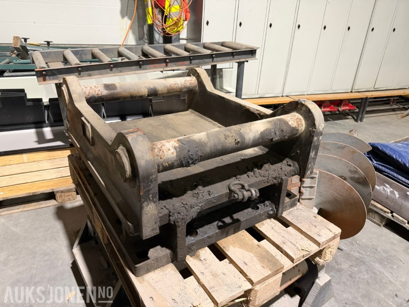 S90 grind / Adapterplate for gravemaskin - Anbauteil für Baumaschine: das Bild 2 S90 grind / Adapterplate for gravemaskin - Anbauteil für Baumaschine: das Bild 2