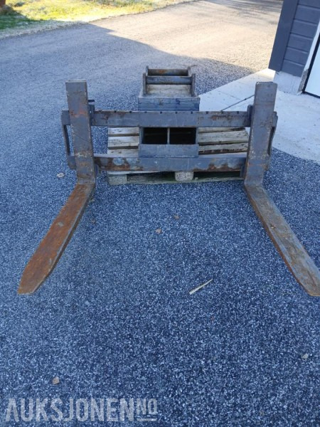 SMP S60 Pallegaffel - Anbauteil für Baumaschine: das Bild 3 SMP S60 Pallegaffel - Anbauteil für Baumaschine: das Bild 3