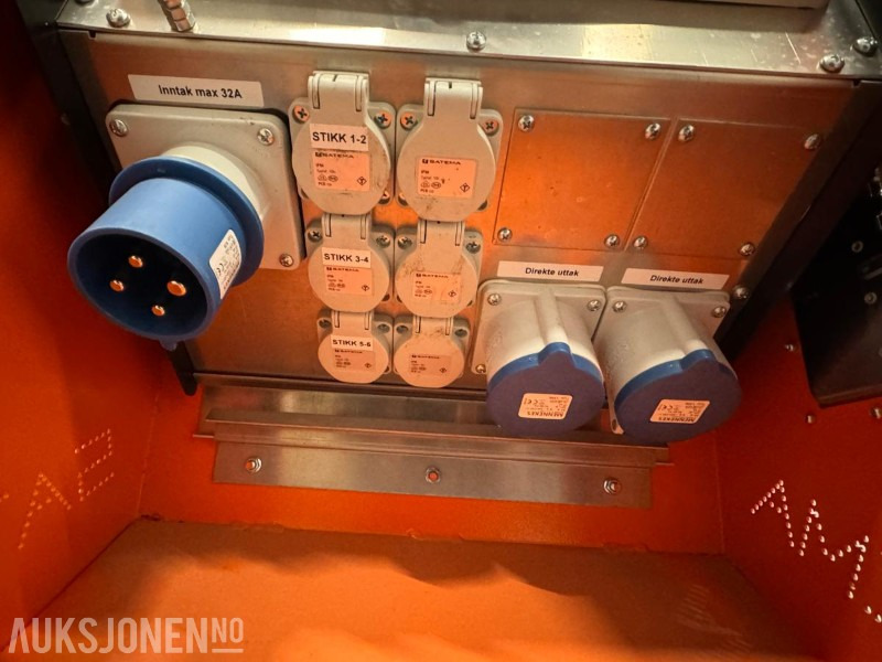Satema Byggestømsskap 32A 230 V og byggetransformator 10 kvA O-trafo 400/230V + diverse kabler - Anbauteil für Baumaschine: das Bild 5 Satema Byggestømsskap 32A 230 V og byggetransformator 10 kvA O-trafo 400/230V + diverse kabler - Anbauteil für Baumaschine: das Bild 5