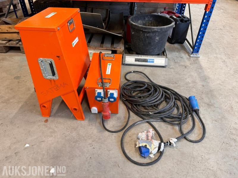 Satema Byggestømsskap 32A 230 V og byggetransformator 10 kvA O-trafo 400/230V + diverse kabler - Anbauteil für Baumaschine: das Bild 2 Satema Byggestømsskap 32A 230 V og byggetransformator 10 kvA O-trafo 400/230V + diverse kabler - Anbauteil für Baumaschine: das Bild 2