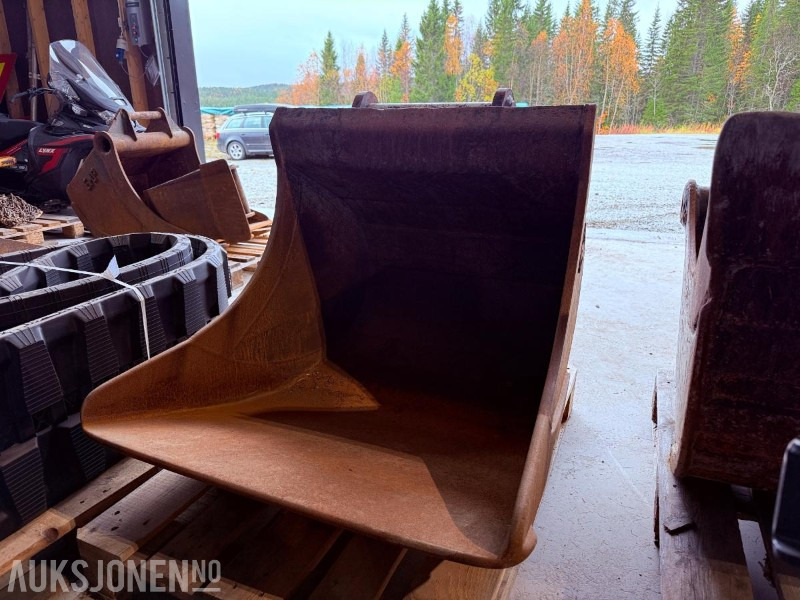 Skuffe 922 - S60 feste - Bredde 86 - Anbauteil für Baumaschine: das Bild 1 Skuffe 922 - S60 feste - Bredde 86 - Anbauteil für Baumaschine: das Bild 1