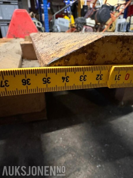 Volvo L110 - Slitestål til skuffe som har stått på Hjullaster - Anbauteil für Baumaschine: das Bild 3 Volvo L110 - Slitestål til skuffe som har stått på Hjullaster - Anbauteil für Baumaschine: das Bild 3