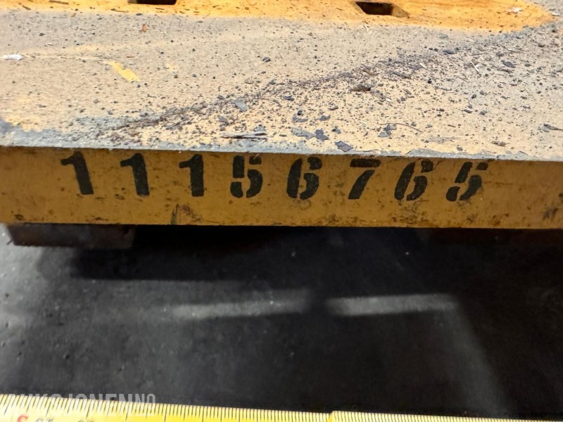 Volvo L110 - Slitestål til skuffe som har stått på Hjullaster - Anbauteil für Baumaschine: das Bild 4 Volvo L110 - Slitestål til skuffe som har stått på Hjullaster - Anbauteil für Baumaschine: das Bild 4