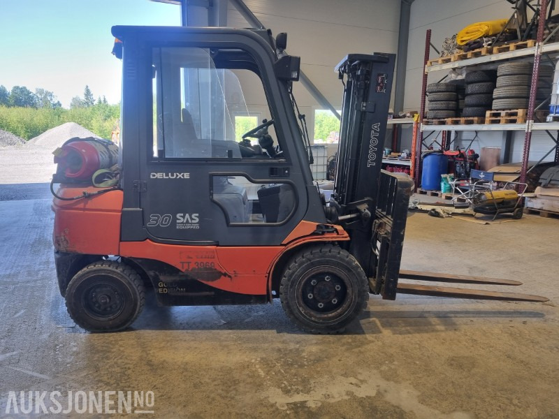 2007 Toyota 02-7FGF30 gasstruck 3T 5170 timer - Flurförderzeug: das Bild 4 2007 Toyota 02-7FGF30 gasstruck 3T 5170 timer - Flurförderzeug: das Bild 4