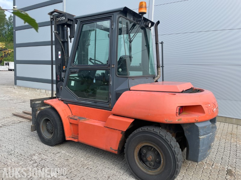 Toyota Tonero 5FD70 7T - Flurförderzeug: das Bild 2 Toyota Tonero 5FD70 7T - Flurförderzeug: das Bild 2