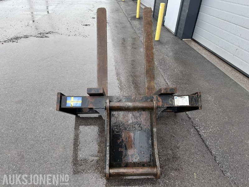 Götene Pallegaffel S60, 4t, 1200x1200 - Baugeräte: das Bild 3 Götene Pallegaffel S60, 4t, 1200x1200 - Baugeräte: das Bild 3