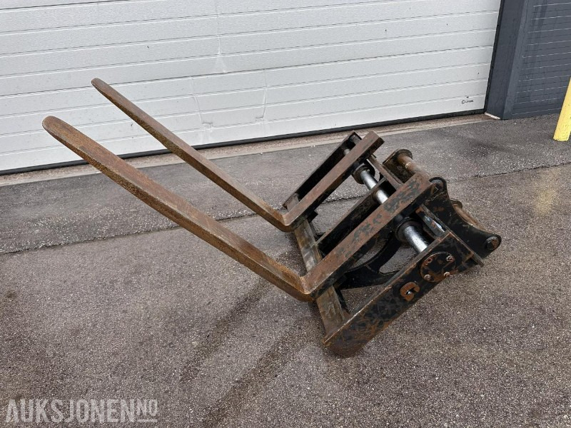 Götene Pallegaffel S60, 4t, 1200x1200 - Baugeräte: das Bild 1 Götene Pallegaffel S60, 4t, 1200x1200 - Baugeräte: das Bild 1